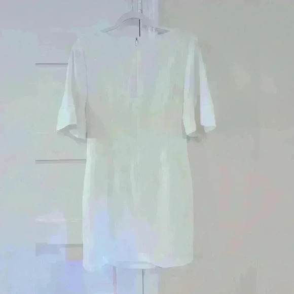 Trina Turk White Short Sleeve A-Line Dress- Size 4- NWT - Picture 3 of 4